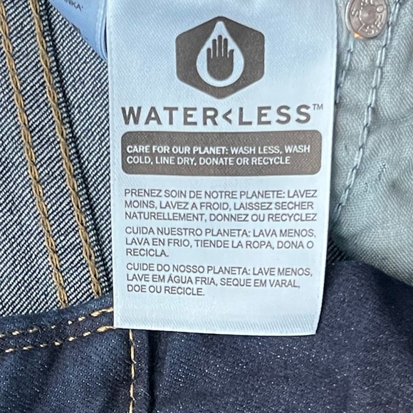 🆕Levi's 711 Skinny Mid Rise Women's Jeans Dark Wash Blue Size 2 Medium 26x30 - Picture 9 of 9